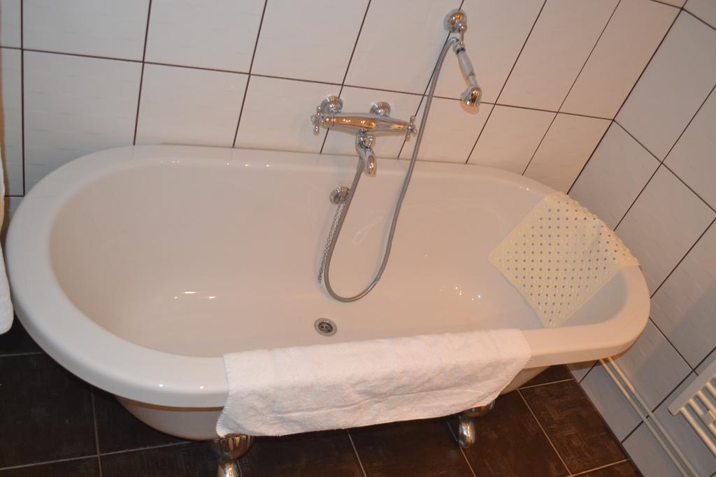 Hotel De France Libourne Room photo