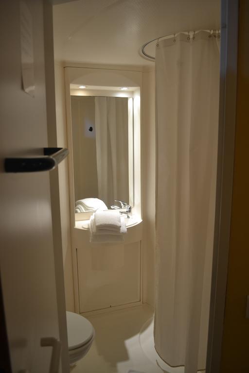 Hotel De France Libourne Room photo