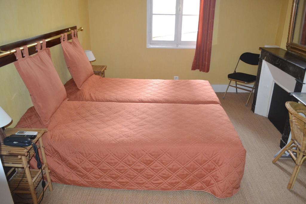 Hotel De France Libourne Room photo