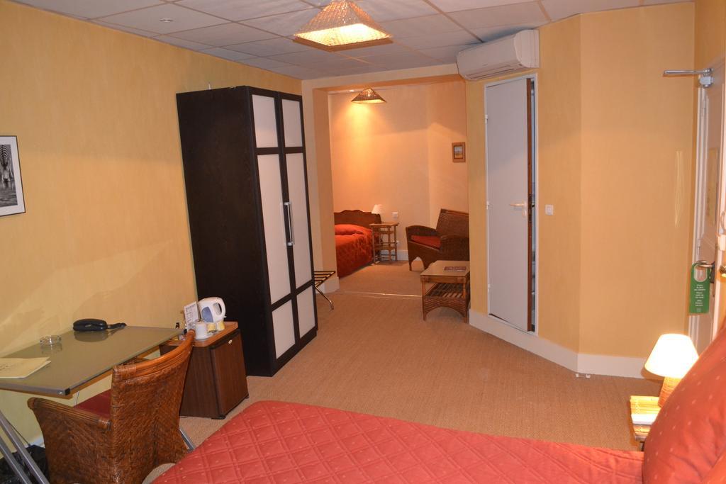 Hotel De France Libourne Room photo