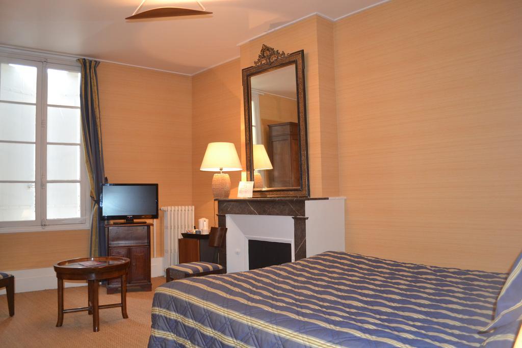 Hotel De France Libourne Room photo