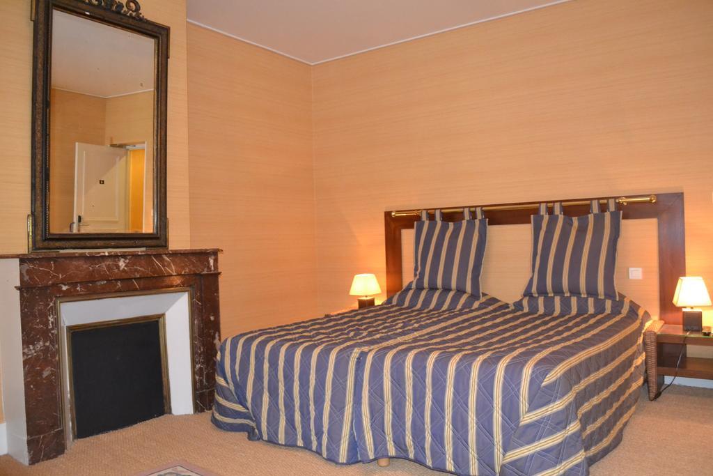 Hotel De France Libourne Room photo