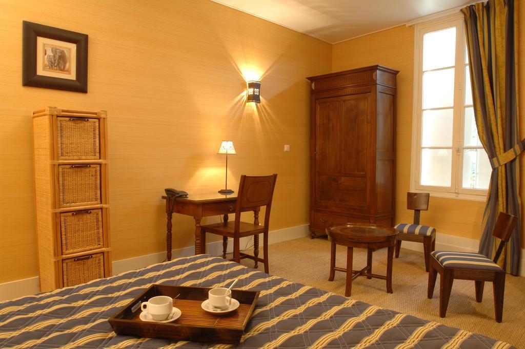Hotel De France Libourne Room photo
