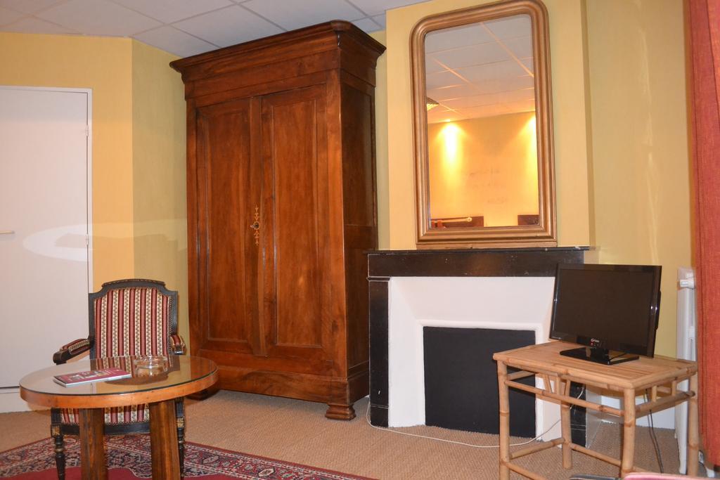 Hotel De France Libourne Room photo